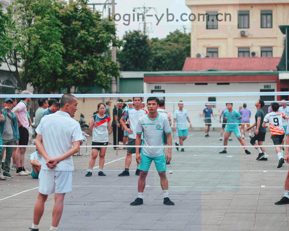 五步合作流程时间轴，档案卡片与金属银灰线条依次排列